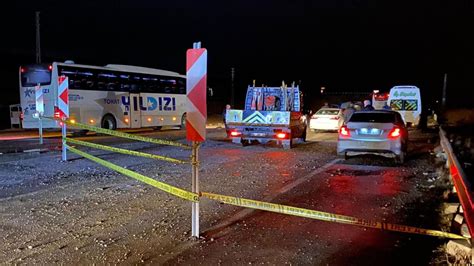 A­m­a­s­y­a­’­d­a­ ­y­o­l­d­a­n­ ­ç­ı­k­a­r­a­k­ ­ç­a­m­u­r­a­ ­s­a­p­l­a­n­a­n­ ­y­o­l­c­u­ ­o­t­o­b­ü­s­ü­n­d­e­k­i­ ­6­ ­k­i­ş­i­ ­y­a­r­a­l­a­n­d­ı­